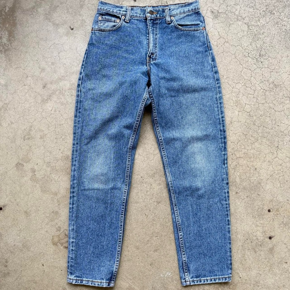 Vintage 90’s Levi’s 550 Light Blue Wash Jeans - Picture 7 of 8